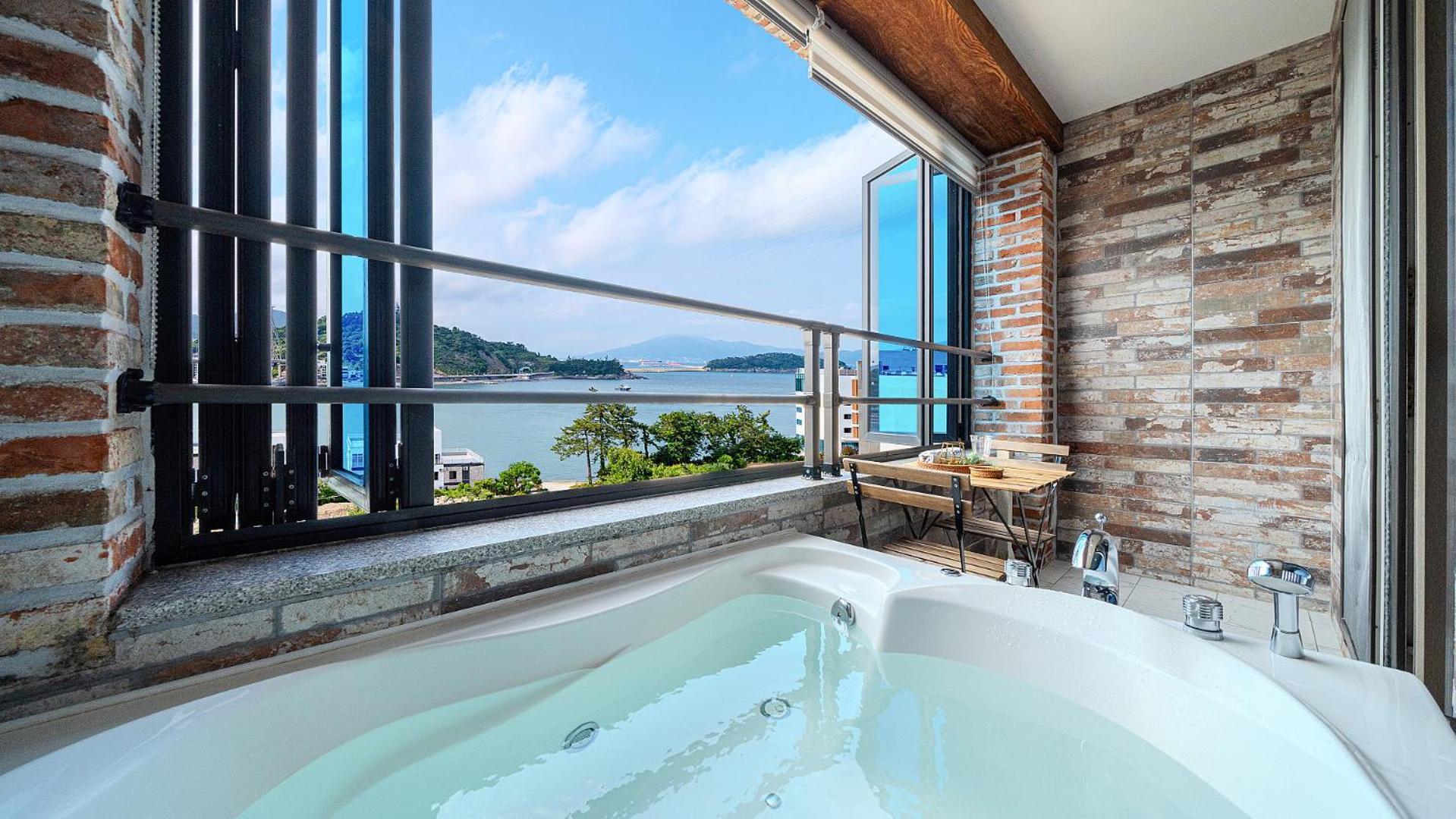 Yeosu View Foret Pension Bagian luar foto