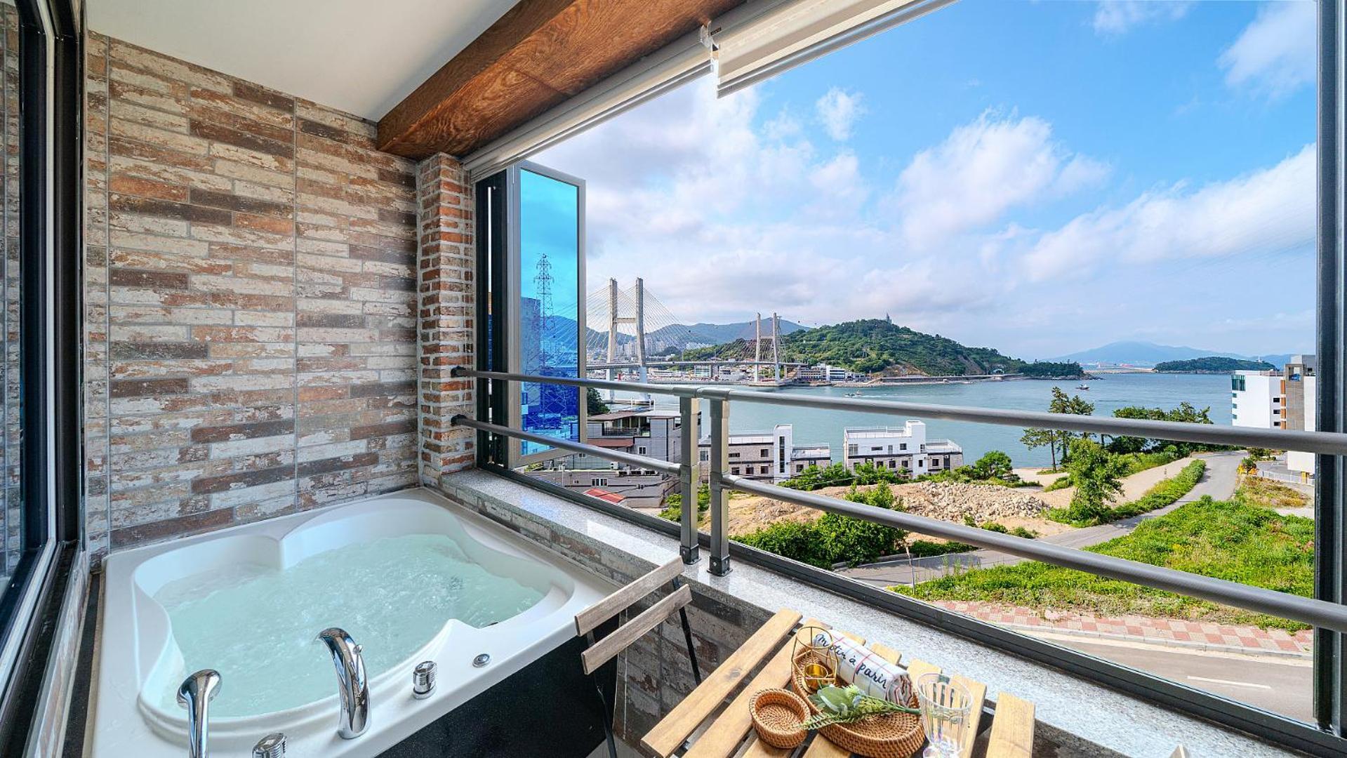 Yeosu View Foret Pension Bagian luar foto