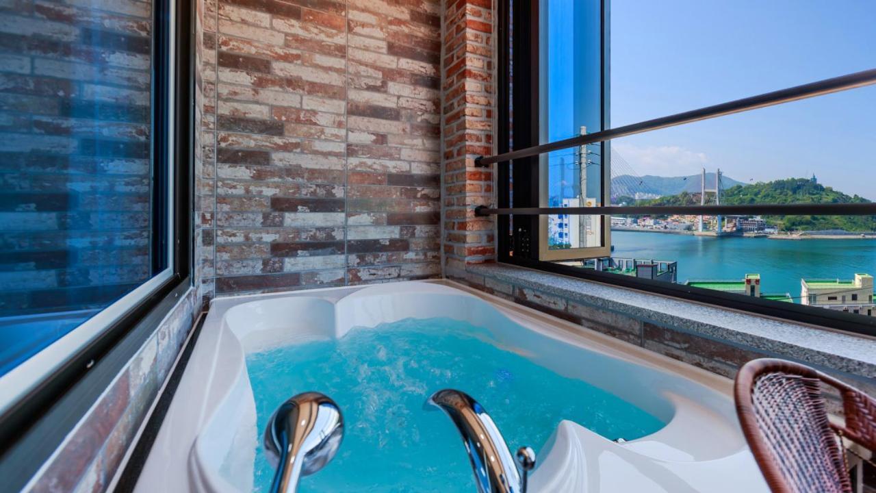 Yeosu View Foret Pension Bagian luar foto